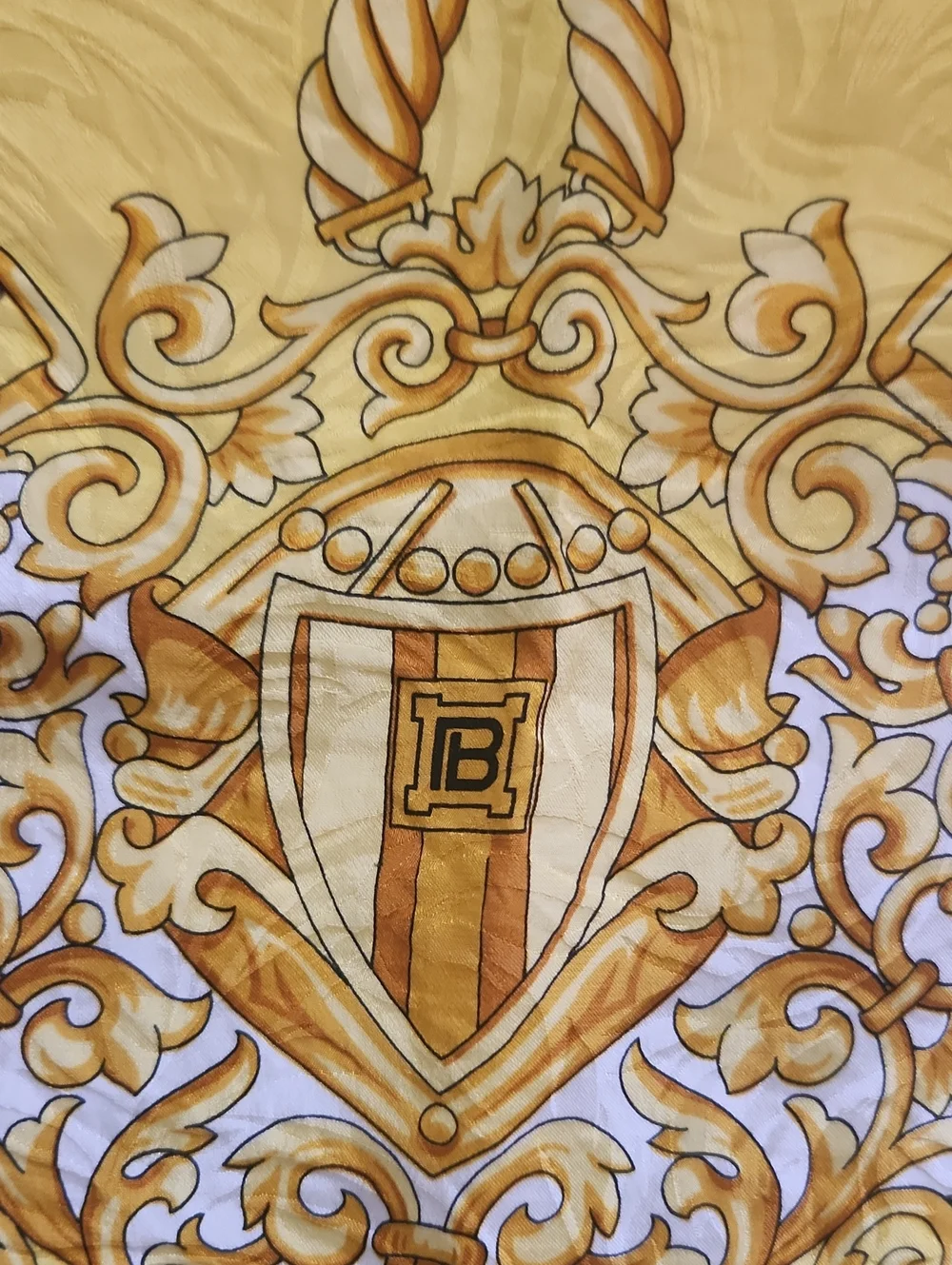 Laura Biagiotti 100% silk